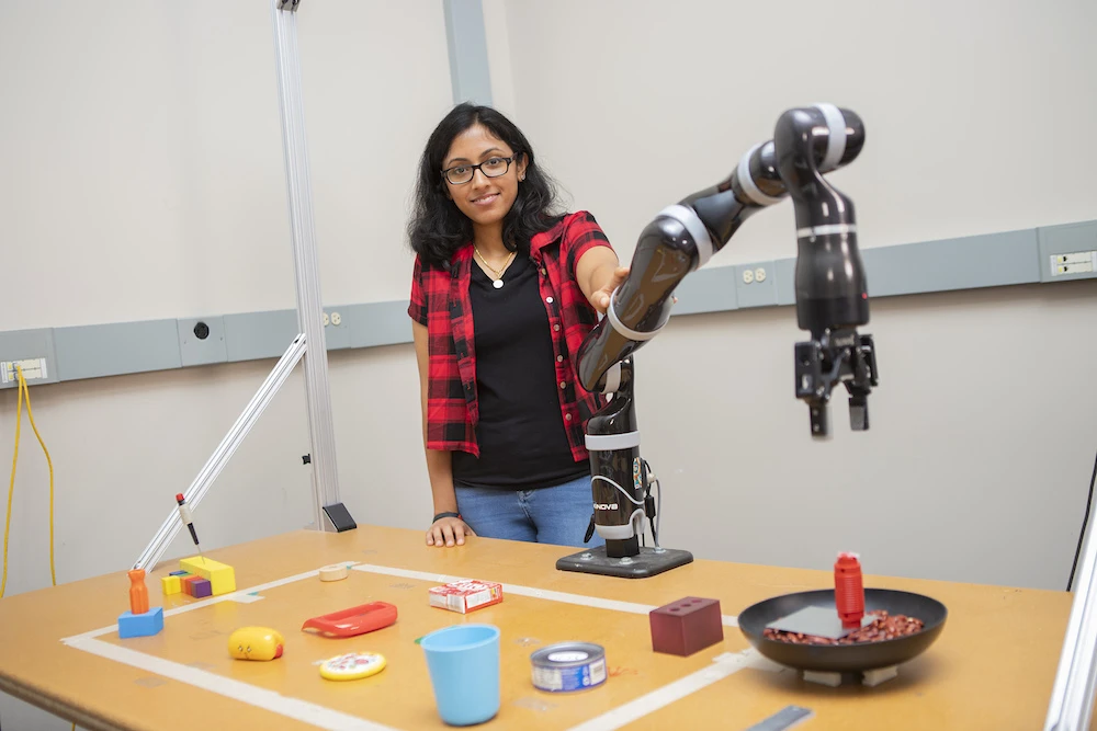 The MacGyver bot can learn to build new tools based on the form and function of objects around it