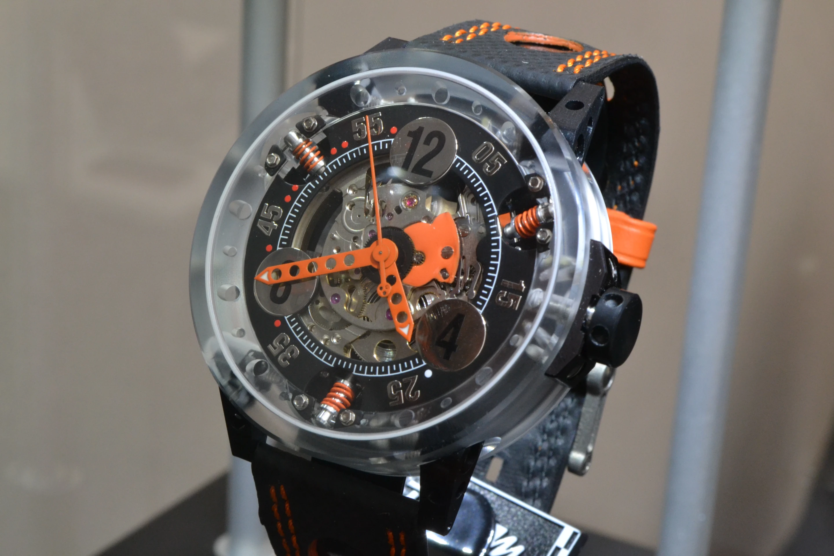 The RG-46-MK's floating 2824-2 movement is maintained by six shock absorbers