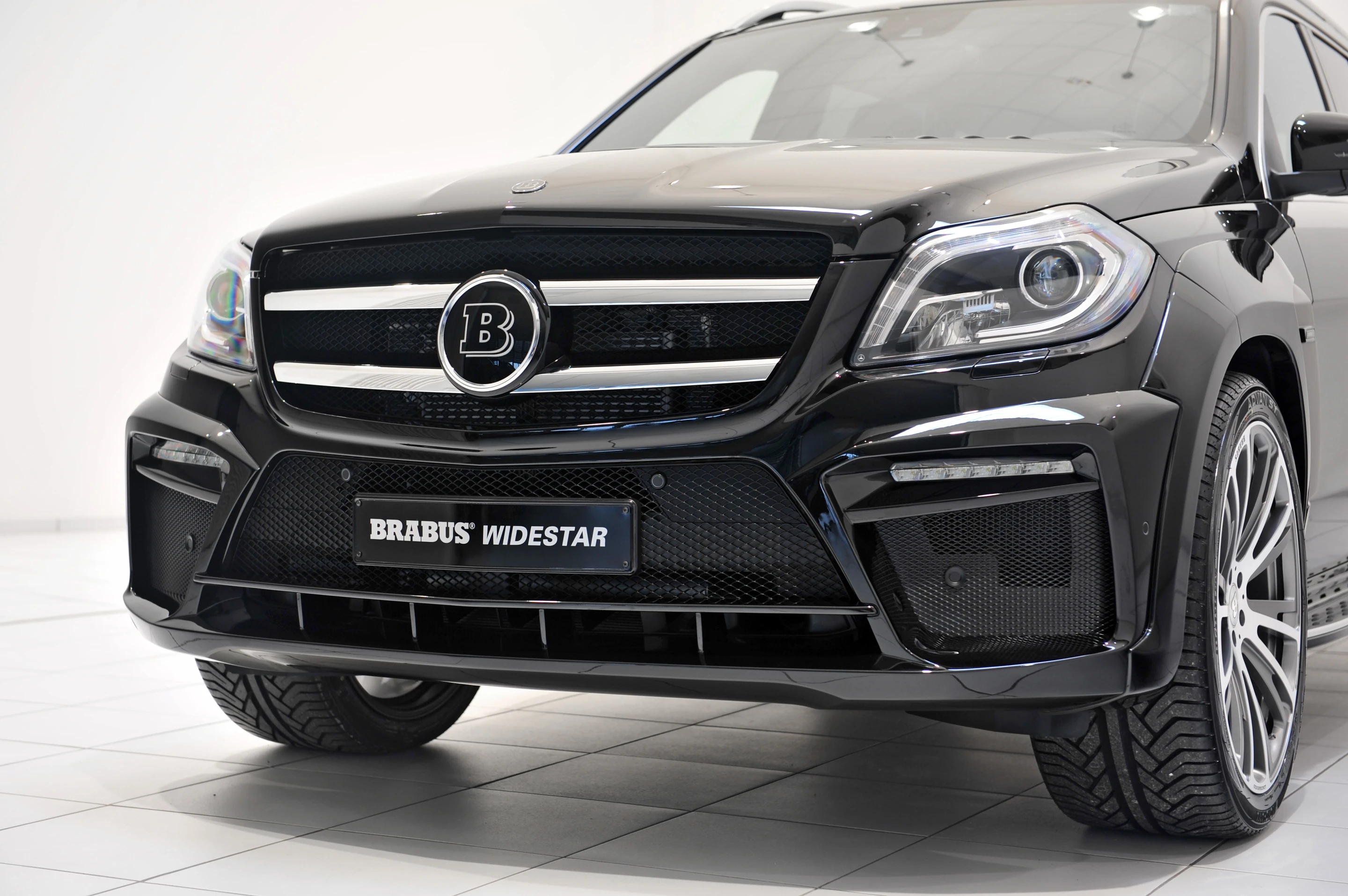 Widestar's front element optimizes air supply to the radiators and front brakes while reducing front end lift