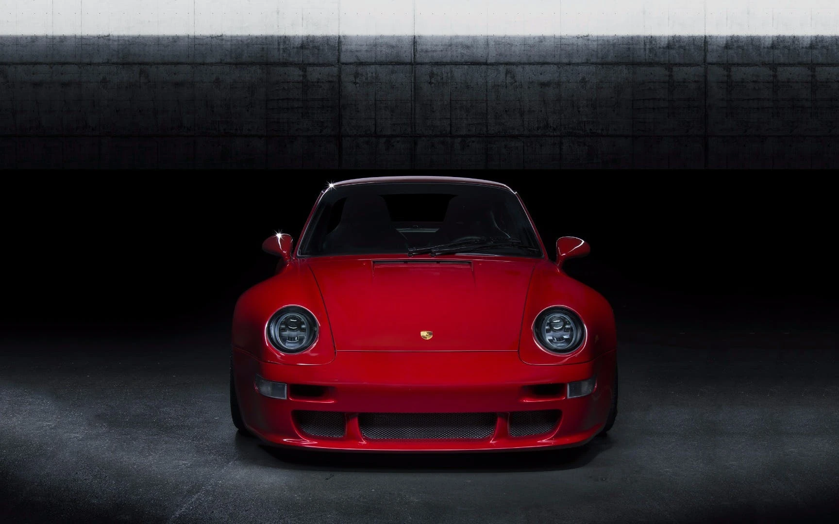 A 400R emerges from the shadows