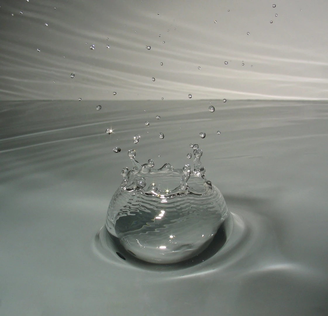 Scientists have gained a new insight into how water conducts electricity