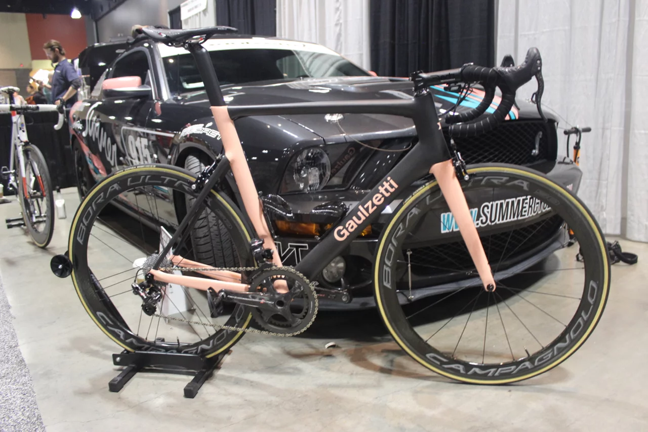 Nice color scheme on this carbon road bike from Gaulzetti