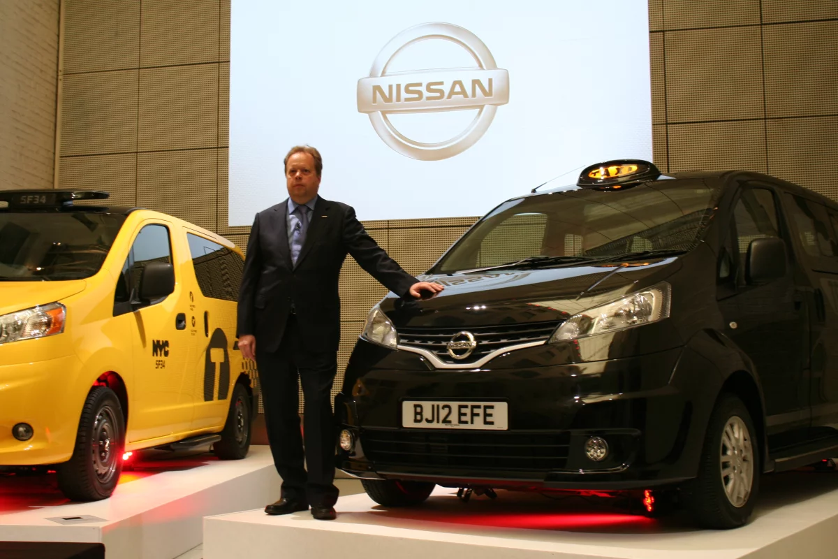 Nissan's Andy Palmer poses next to London's new NV200 black cab (Photo: Gizmag)