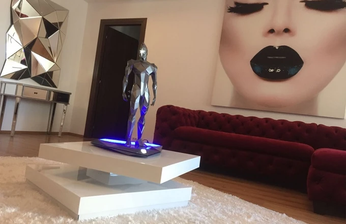 The largest size is 75 cm (17 in)