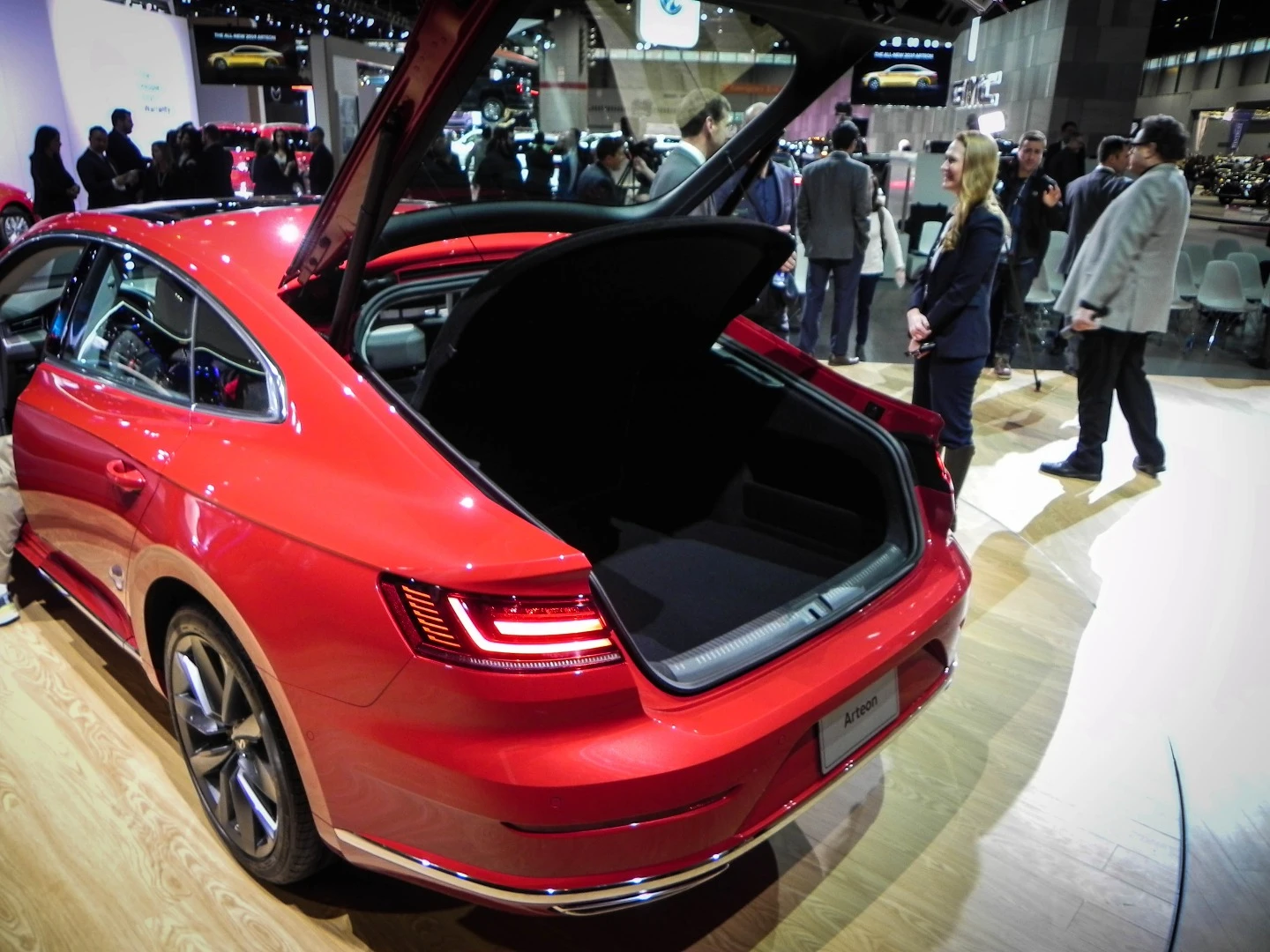 Smooth lines make up the clean opening on the hatch for the fastback of the VW Arteon