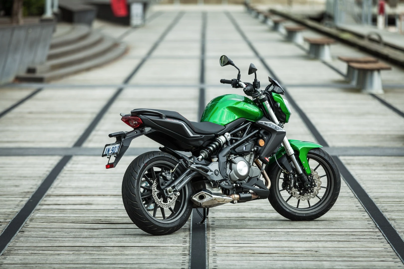 Benelli BN302 - attractive from any angle (Photo: Chris Blain/Gizmag)