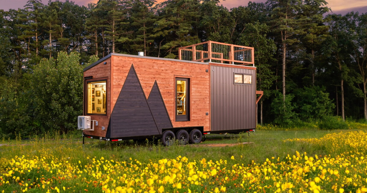 This tiny house expands living space with its own rooftop terrace