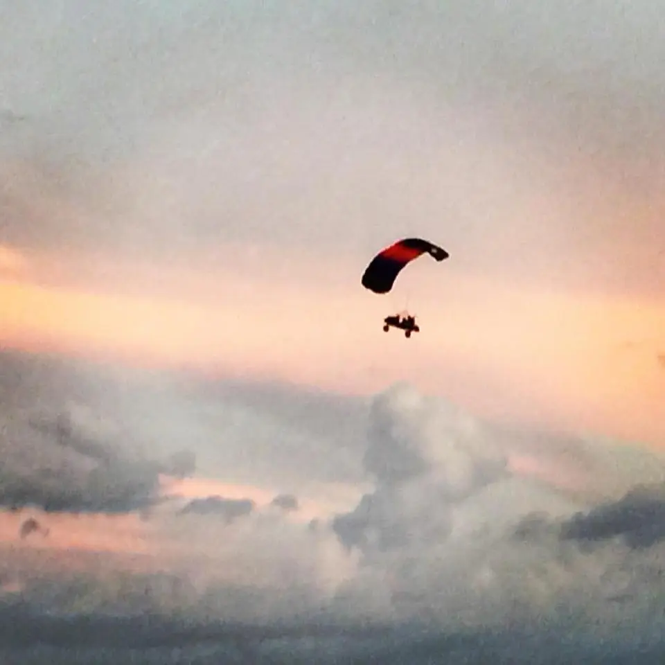 A bird ... a plane ... a ^%$%in dune buggy?