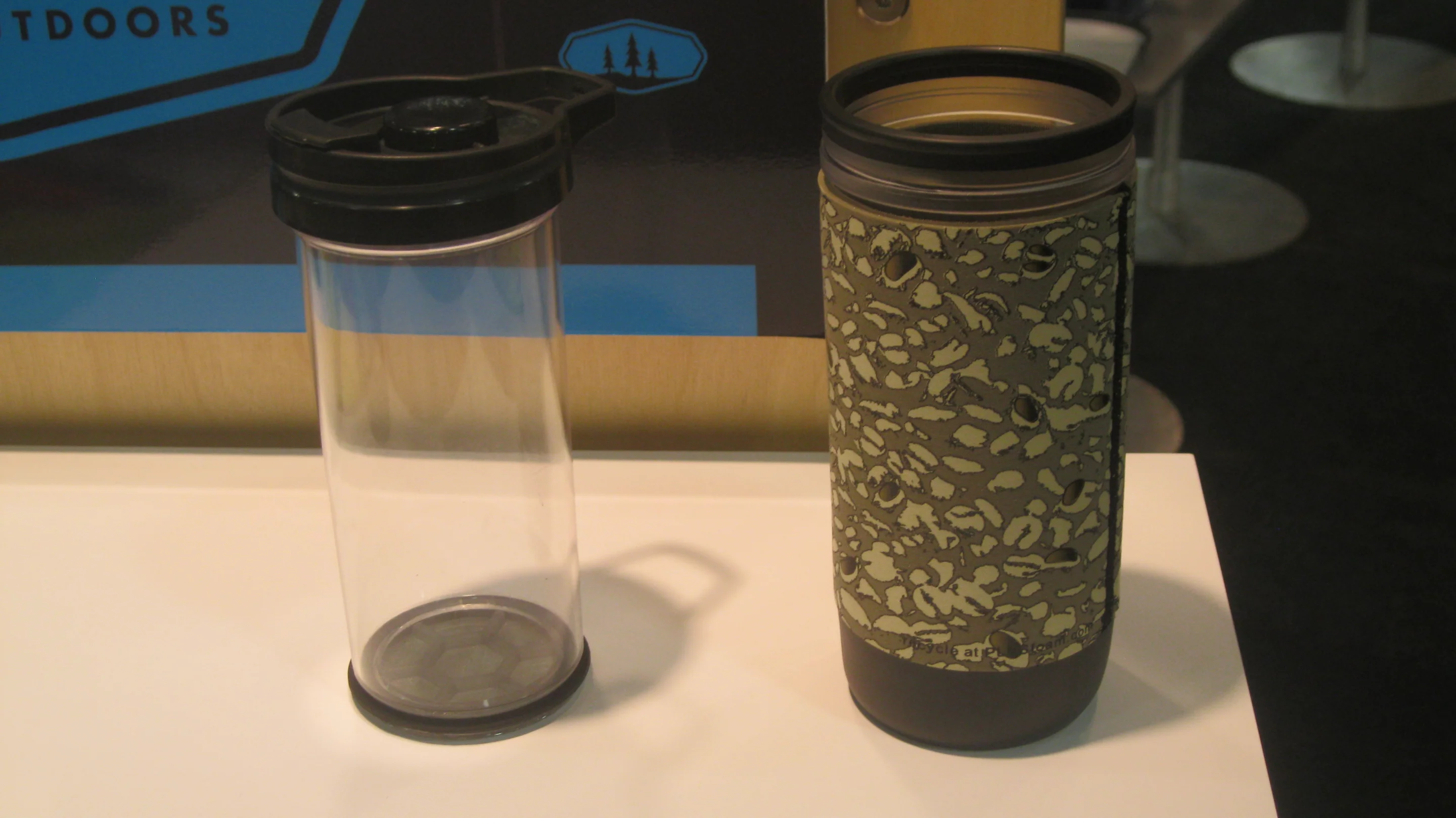 The Java Commuter Press uses inner and outer mugs
