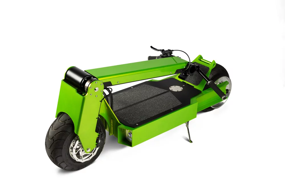 The Rover's folding mechanism incorporates a sleeve locking mechanism for ease of folding and unfolding the front end