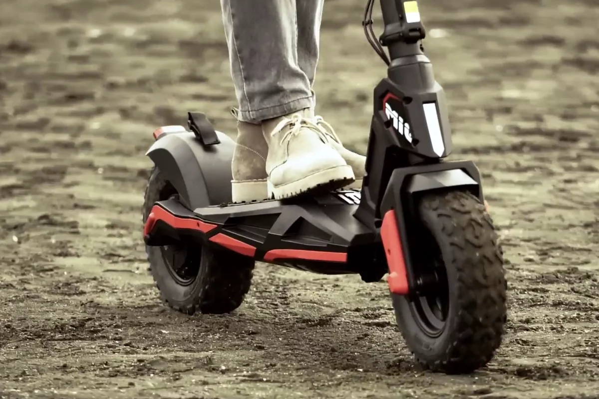 The Mig e-scooter rides on 10x4-inch fat tires