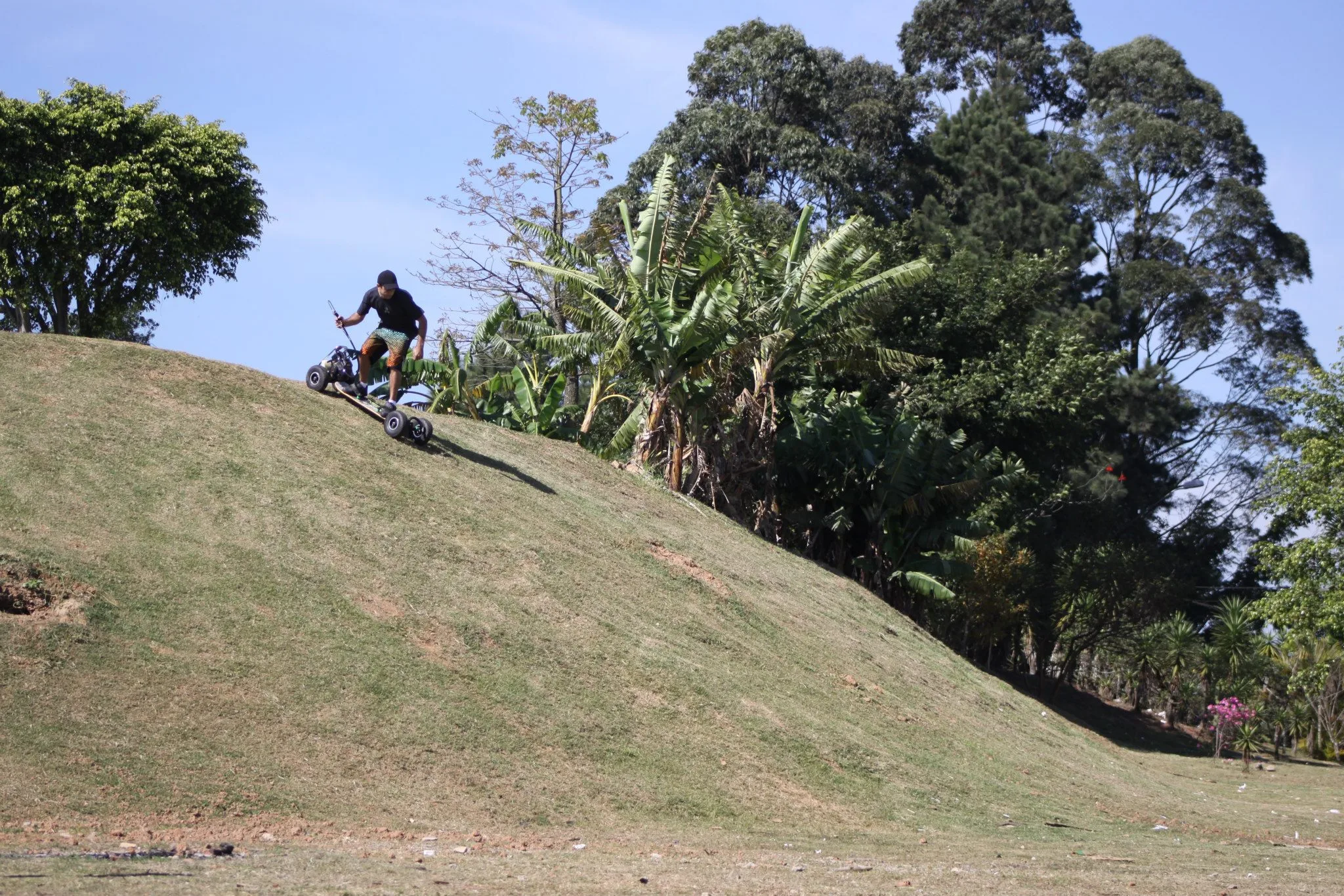 Tackling a grassy hill with the Carve Motor 50cc