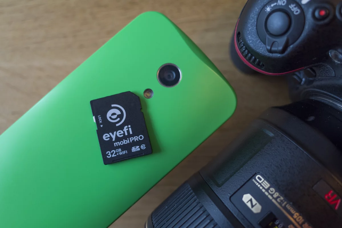 The Eyefi Mobi Pro wireless SD card offers simple but powerful wireless sharing (Photo: Simon Crisp/Gizmag.com)