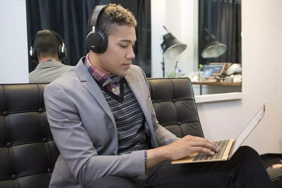 With digital signal processor and head-related transfer functionality, the Rebellion headphones are designed to simulate 3D audio environments