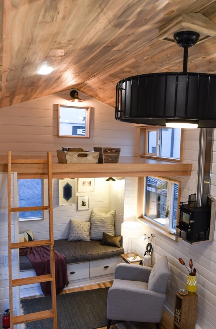 The Kootenay is available in 20, 24, and 28 ft (6, 7.3, and 8.5 m)-long versions