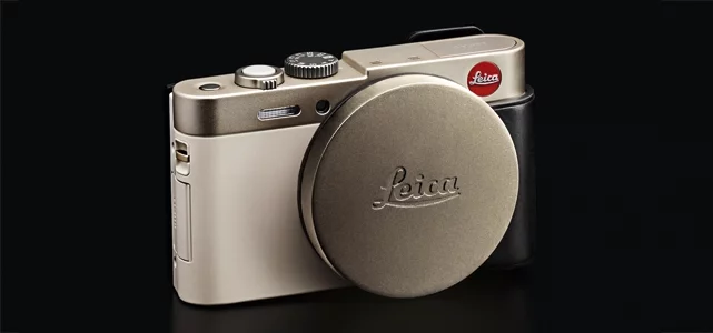 The C-Snap is a rigid plastic and elastic silicone rubber cover for the Leica C