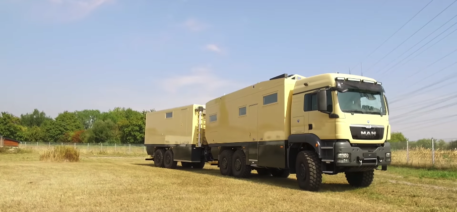 Unicat's five-axle off-road support rig combo