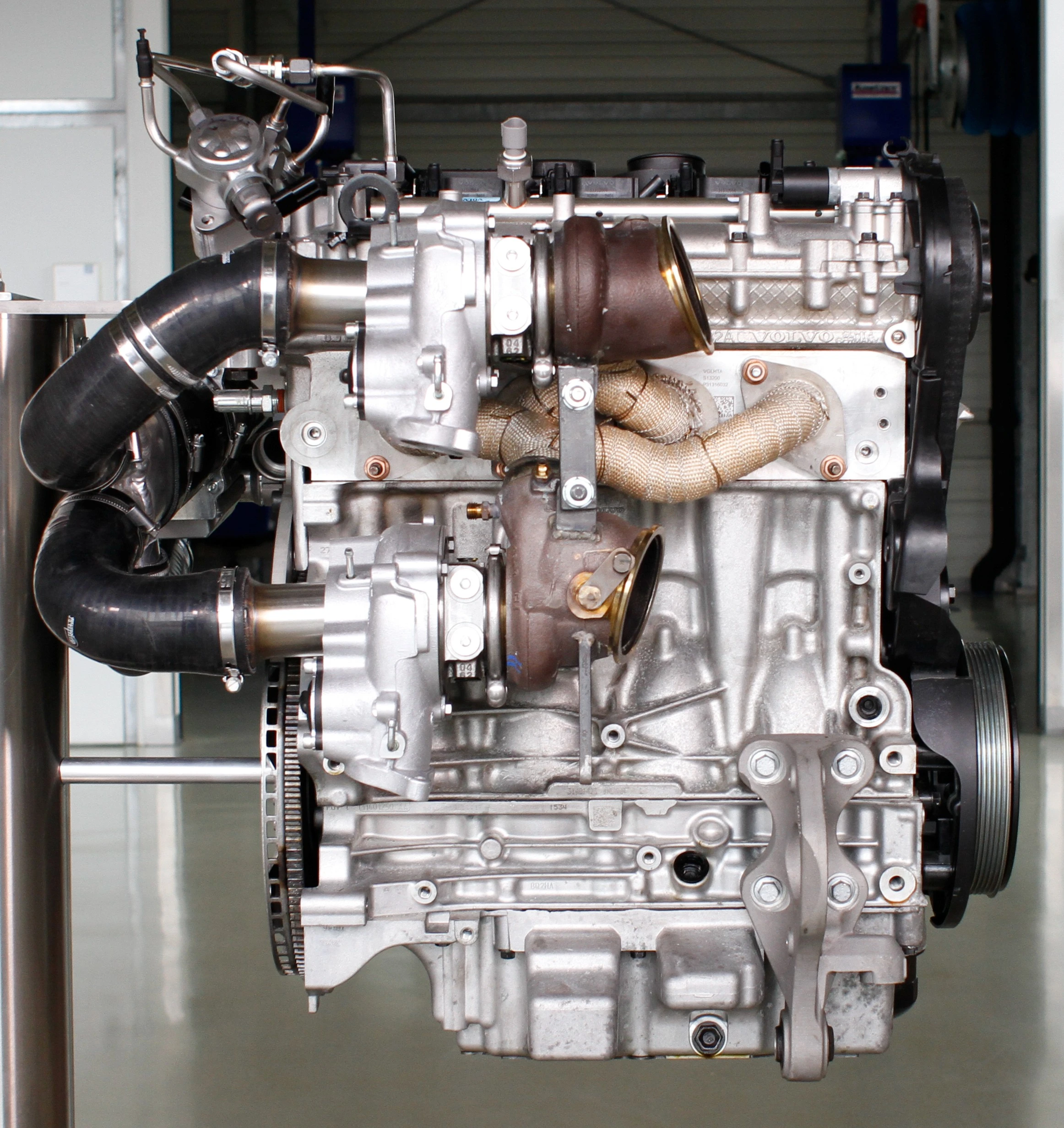 The Swede’s new 2.0 liter petrol powered unit features triple boost technology capable of generating 450 hp