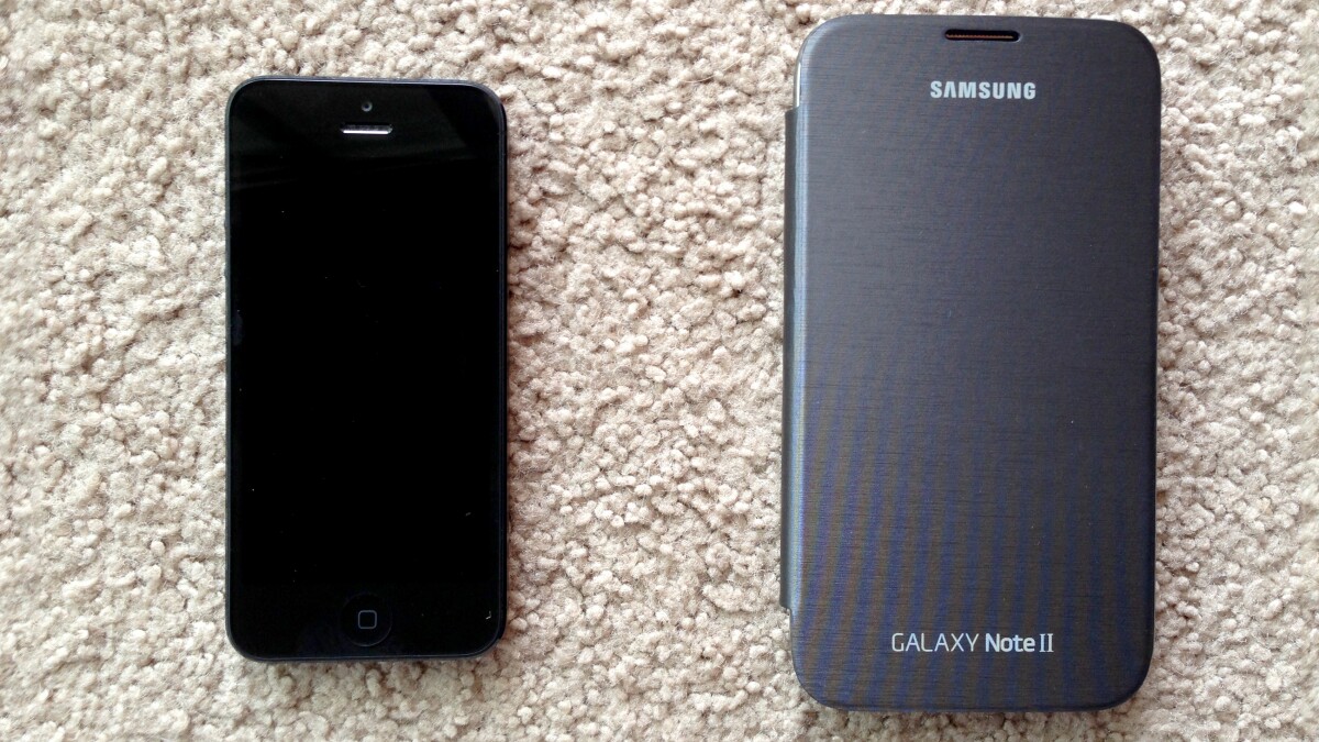 The iPhone 5 looks positively puny next to the Samsung Galaxy Note II