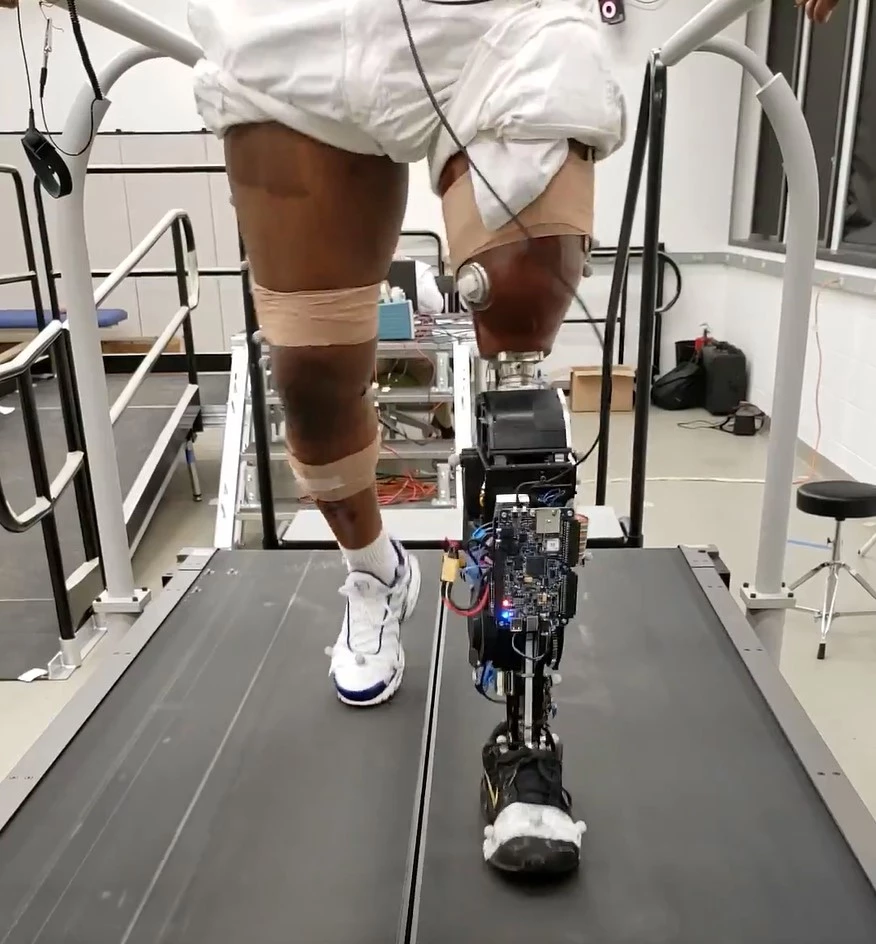 It is claimed that just one initial charge of the battery is sufficient for an entire day's worth of walking