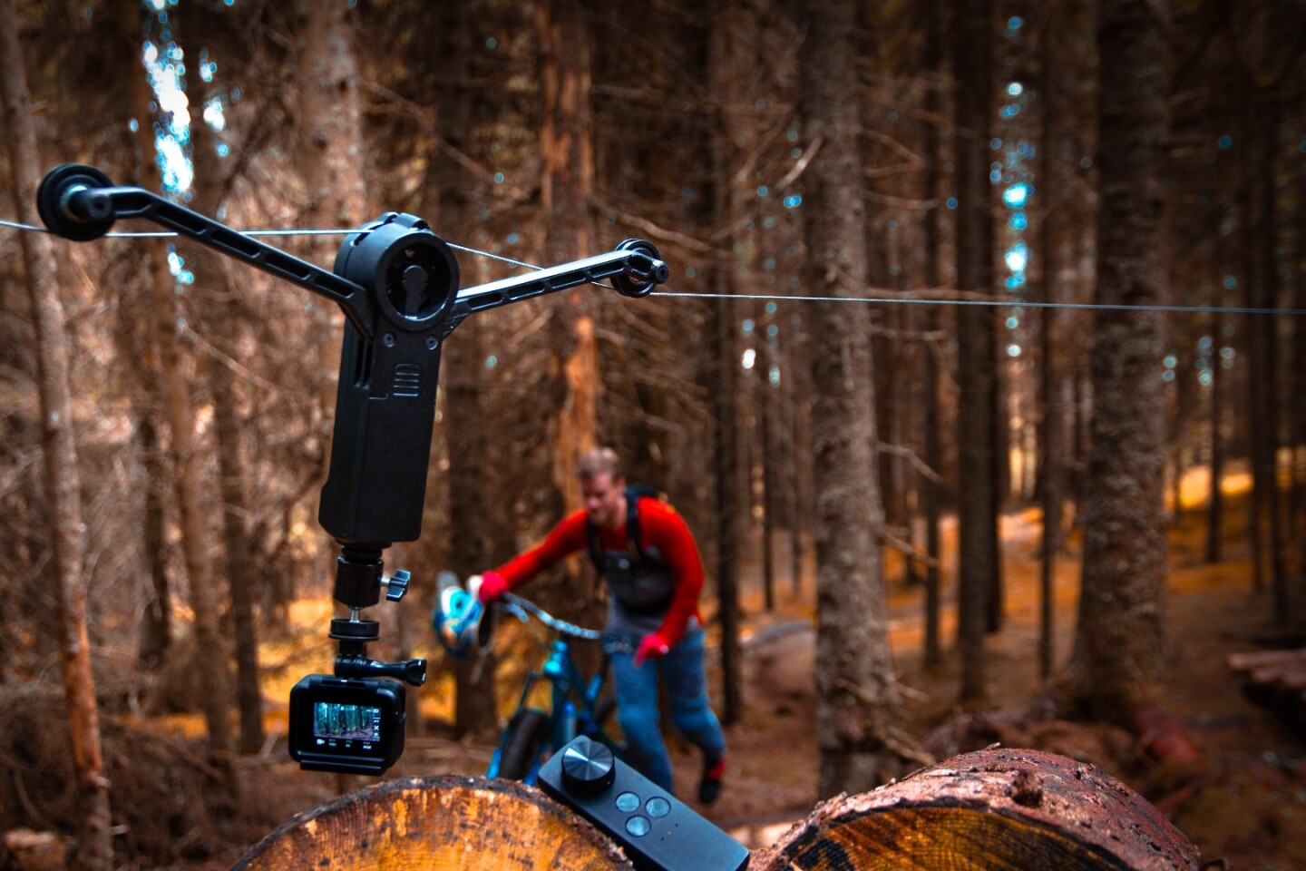 Wiral LITE's speed can be set anywhere from 0.006 mph (0.01 km/h) for timelapse shots, all the way up to 28 mph (45 km/h)