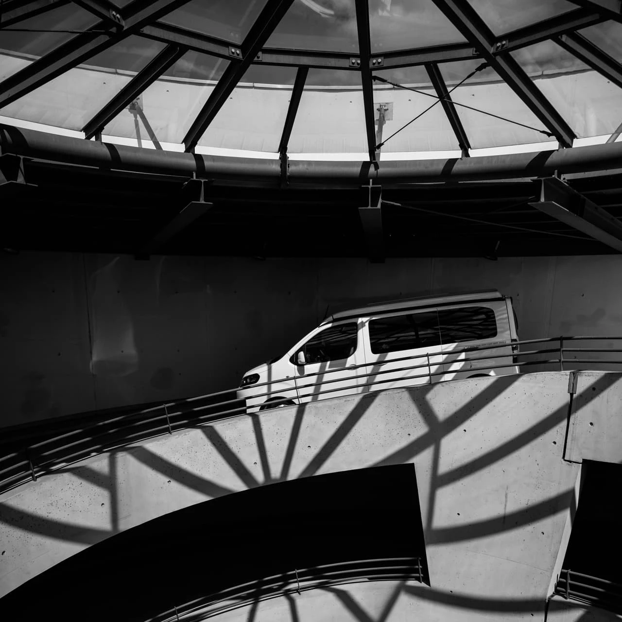 Under 2 m high and 5 m long, the Vanster is sized to navigate parking garages and traffic-lined city streets