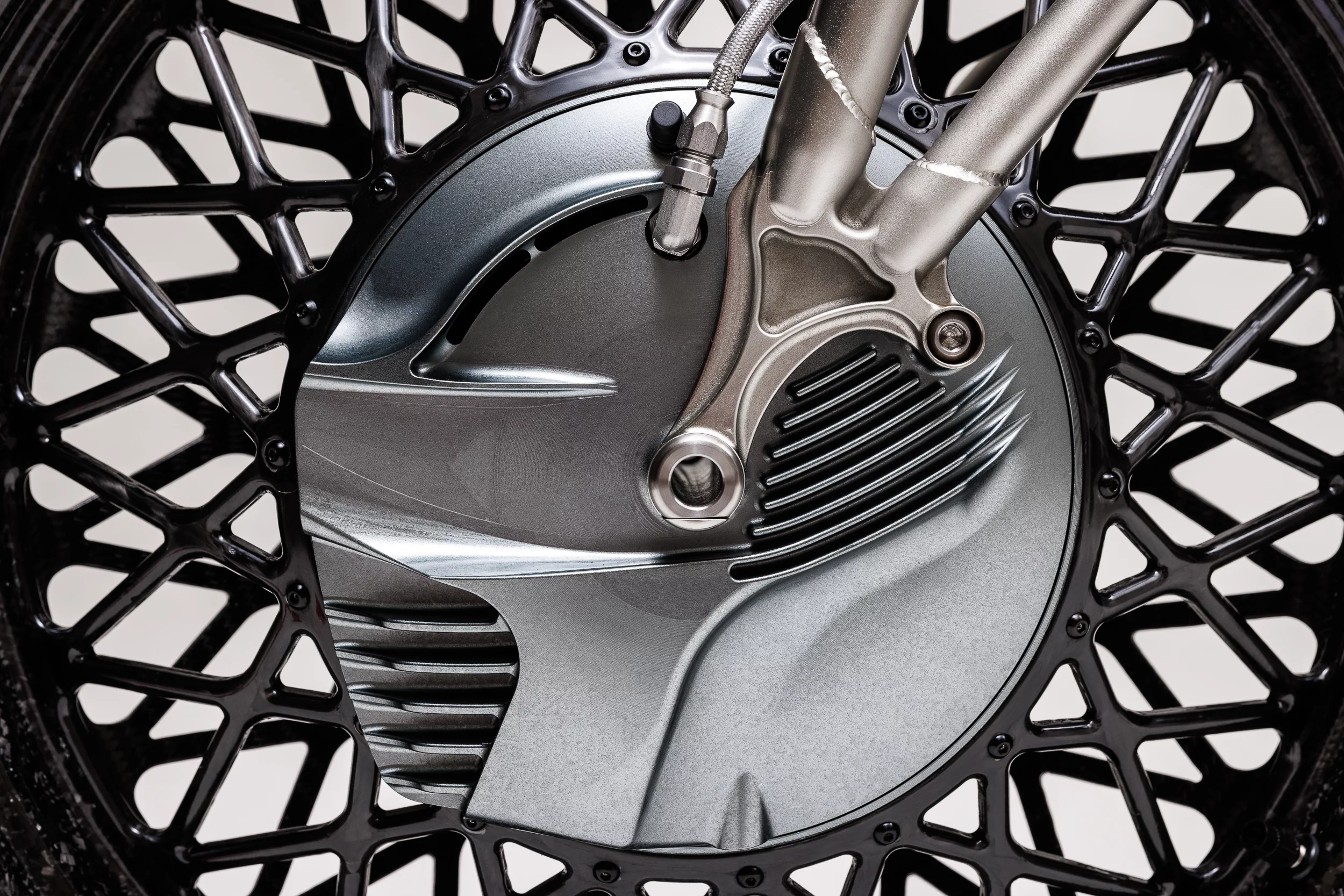 Drum brakes modelled on Daft Punk's helmets