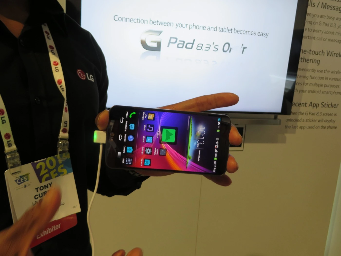 The G Flex sports a curved 6-inch display