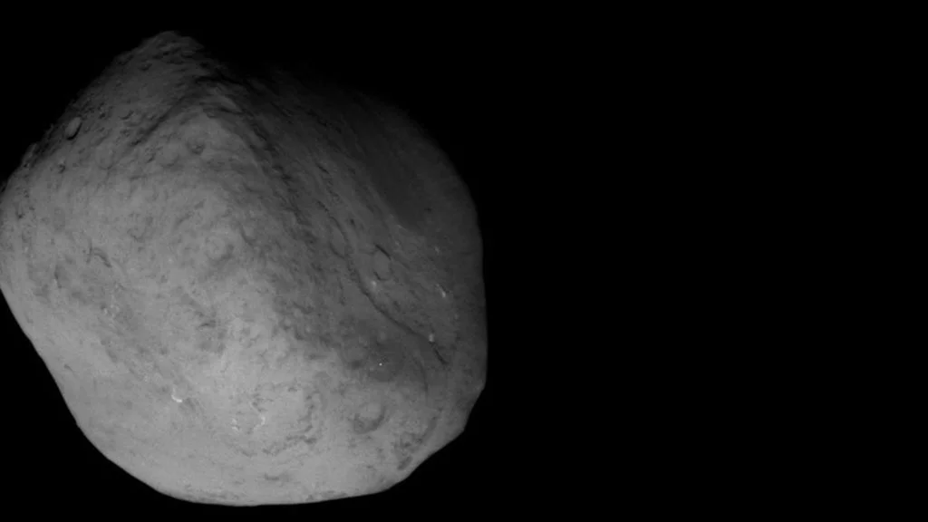 NASA's Stardust NExT mission image of the comet Tempel 1 at 8.39pm PST on February 14th 2011 (Credit: NASA)