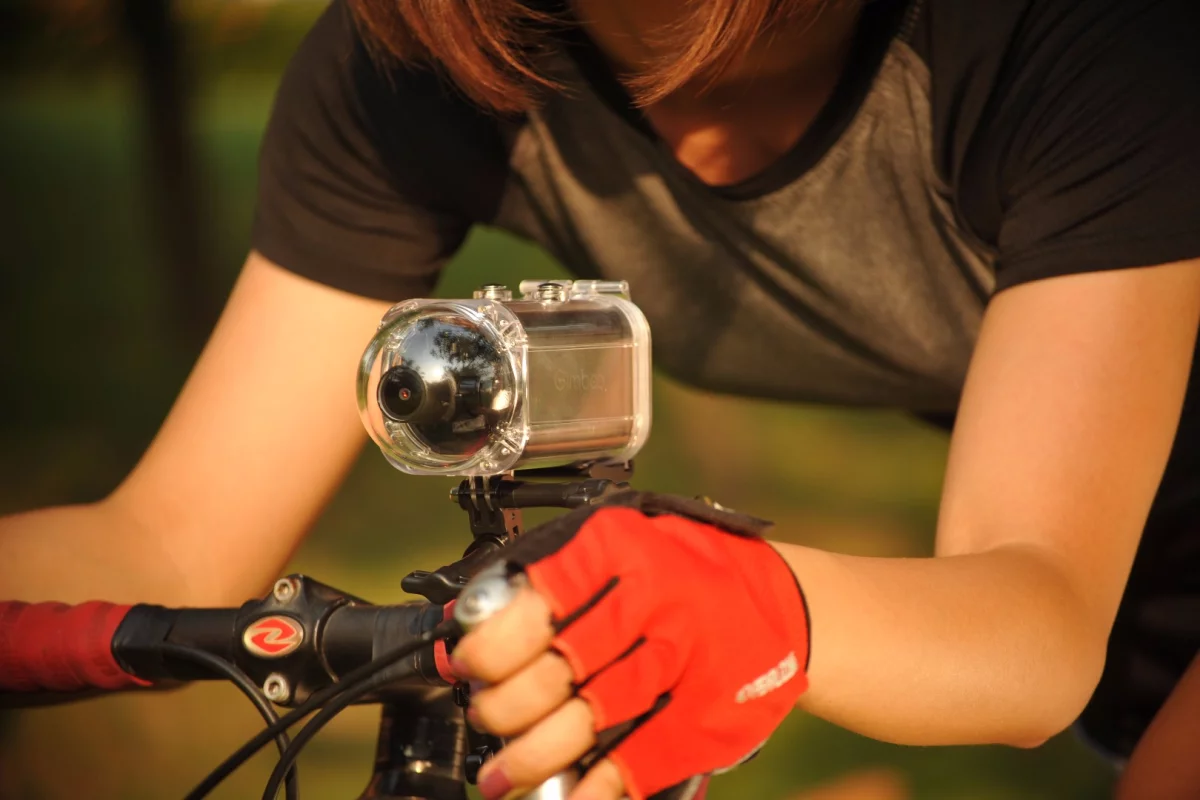 The GimbalCam has a built-in 3-axis gimbal, along with digital image stabilization software