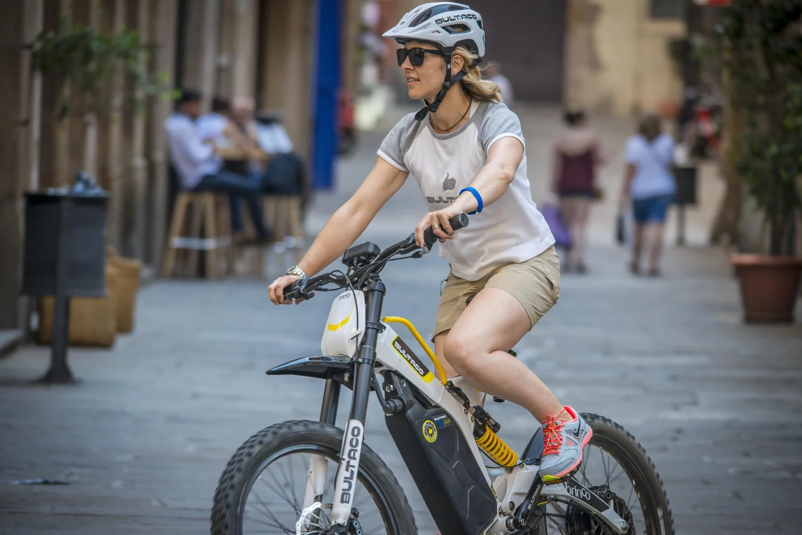 In eco mode, the Brinco can travel up to 50 miles
