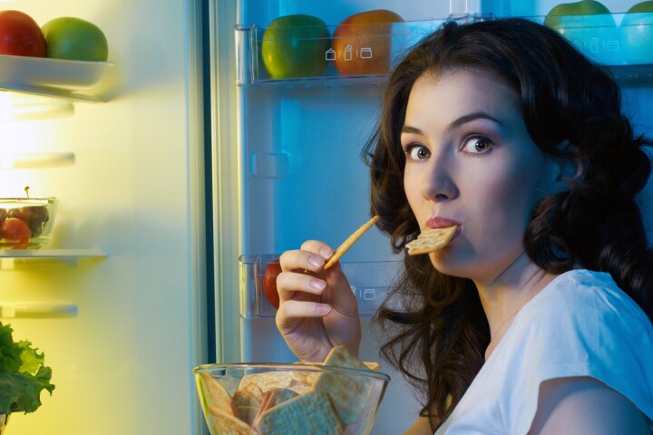 The protein, carbohydrates, fiber, and fats we eat can affect our sleep quality