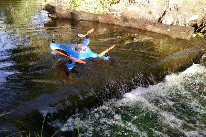 The flying, floating, fish-finding AguaDrone