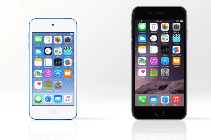 Gizmag compares the features and specs of the 6th-generation iPod touch (left) and its big brother, the iPhone 6
