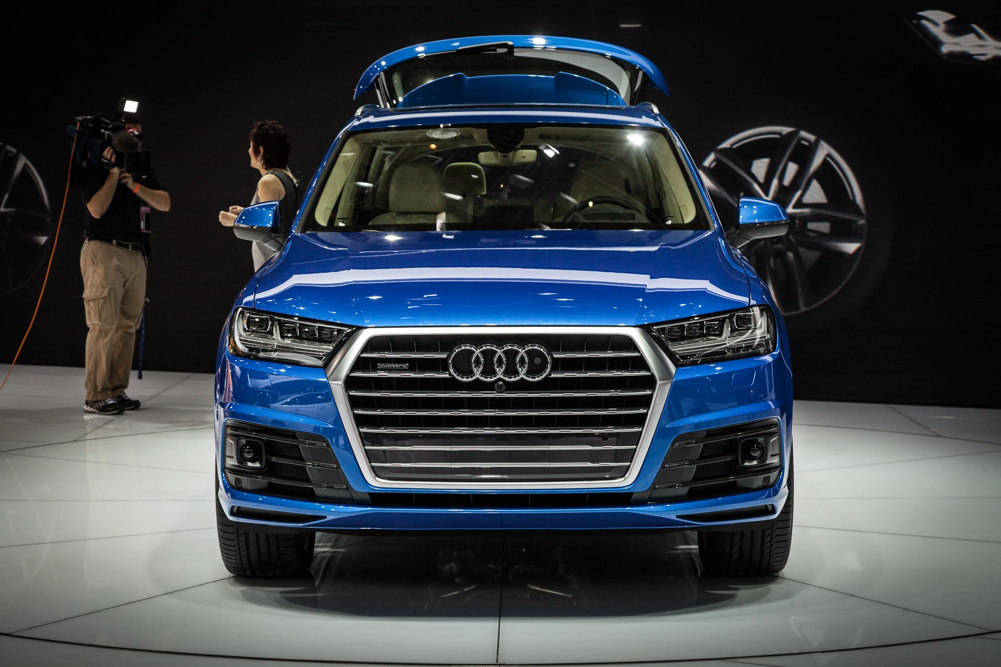 The car really stands out when it's finished in this particular shade of blue (Photo: Loz Blain/Gizmag)