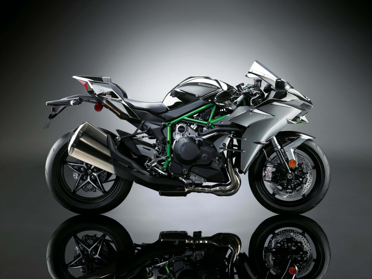 2015 Kawasaki H2 - supercharged roadster