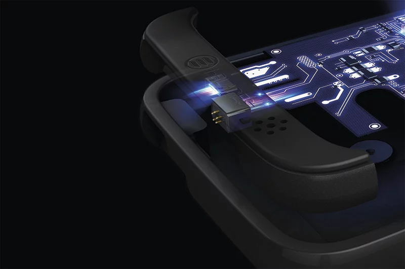 Inside the i-Blades smartcase and its connection to a smartphone