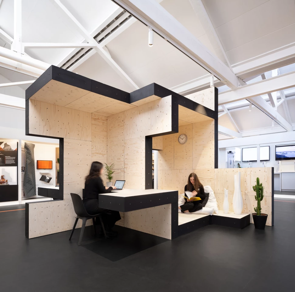 A team of post-graduate students from London's Design Computation Lab has created a modular home office using robotic fabrication