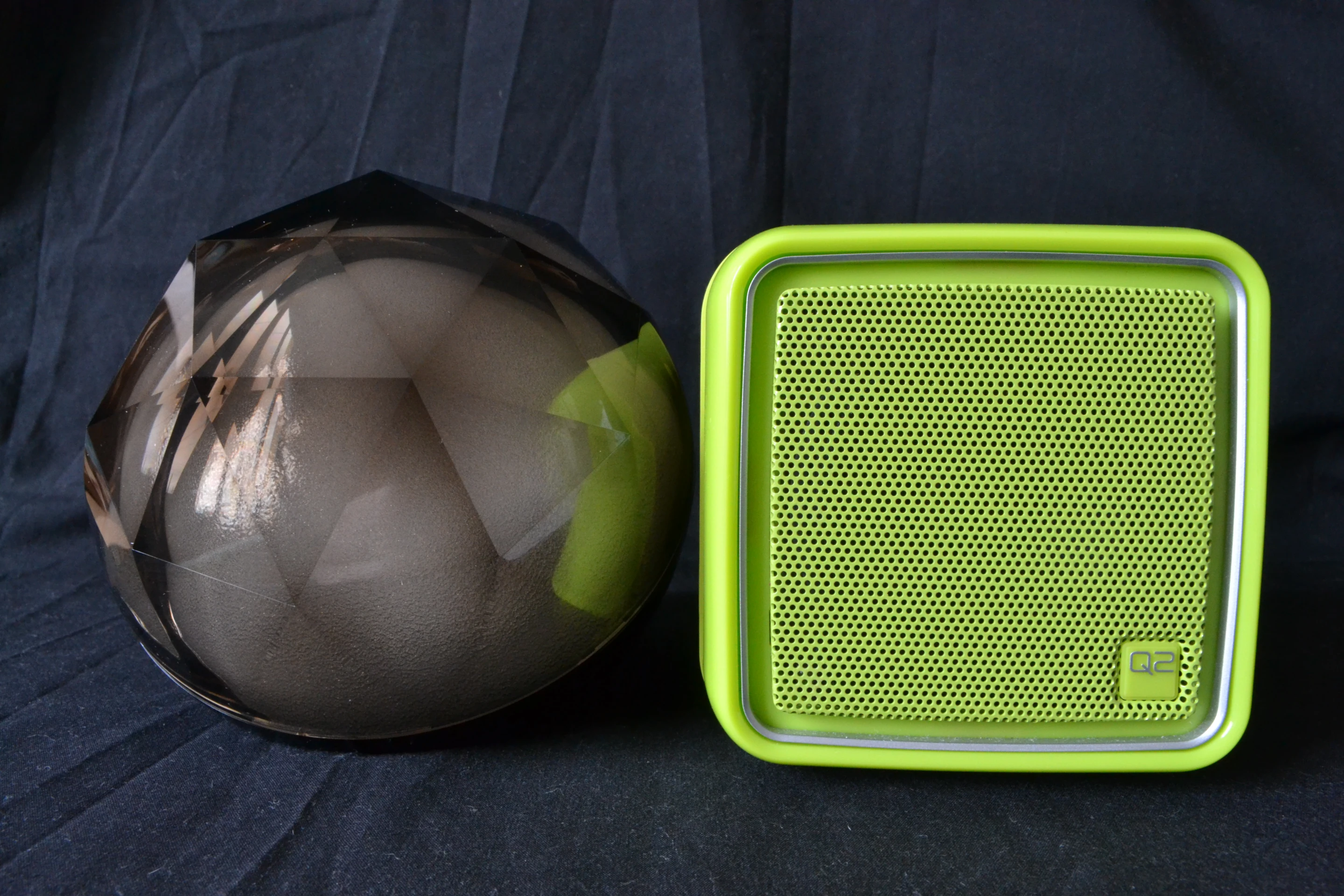 The BD3 is of a similar overall size to the Q2 Internet Radio