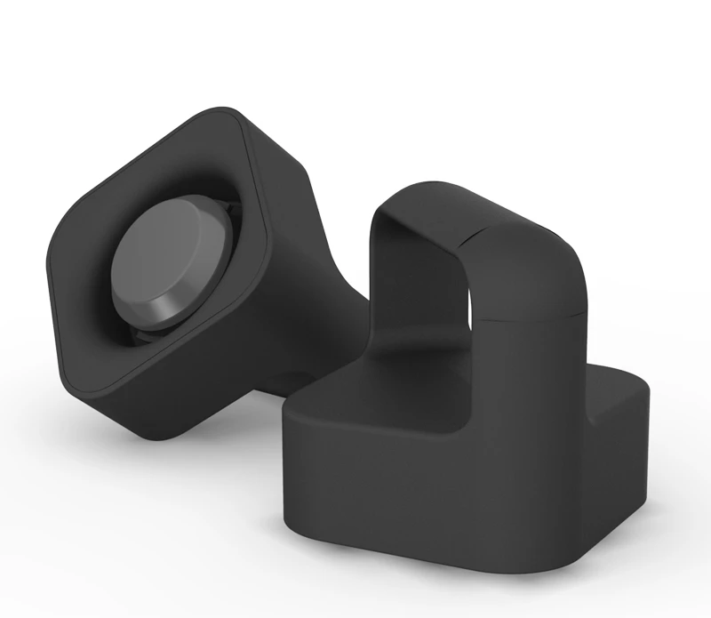 The carry handle provides versatility in transport