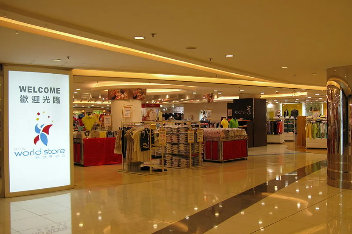 A new system that incorporates LED lighting and radio frequency communications could be used to help consumers find products in large stores (Photo: Baycrest)