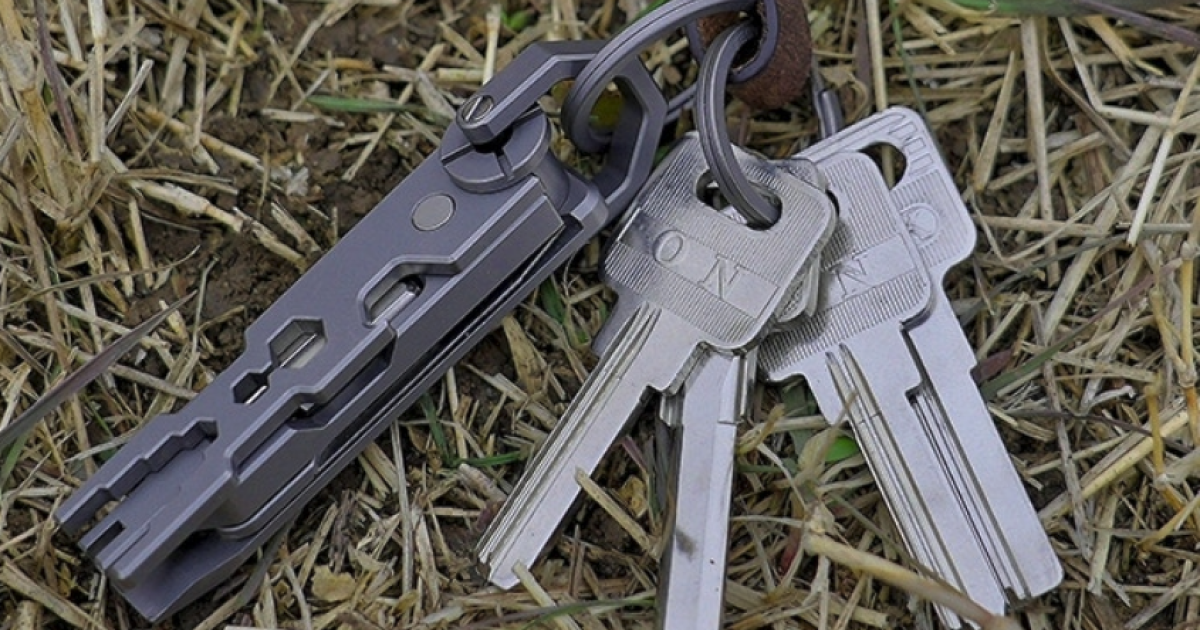 Tiny stackable multitool aims to be your EDC jack of all trades Tiny stackable multitool aims to be your EDC jack of all trades