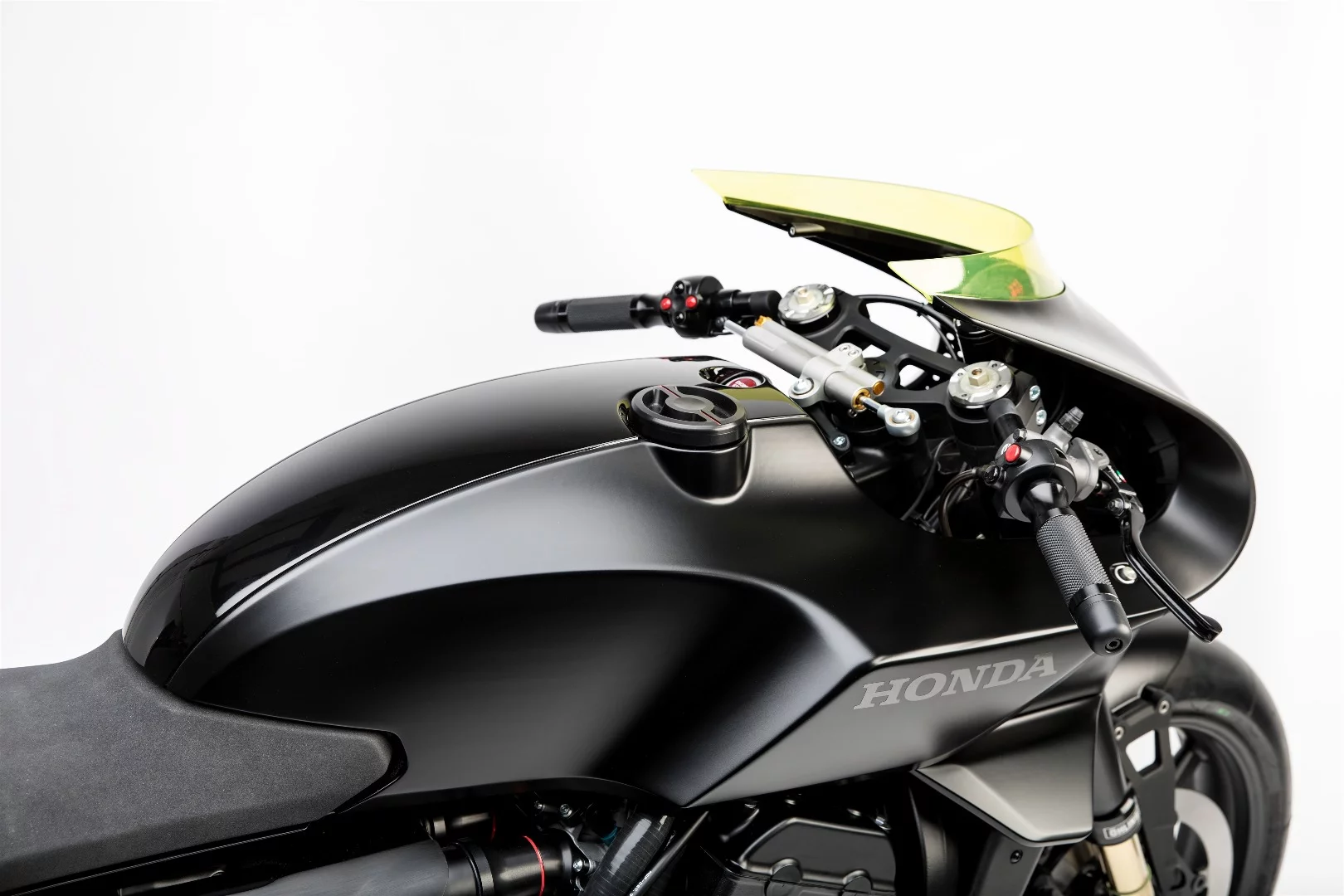 Honda's CB4 Interceptor concept: apparently there's a touch screen hidden on that tank