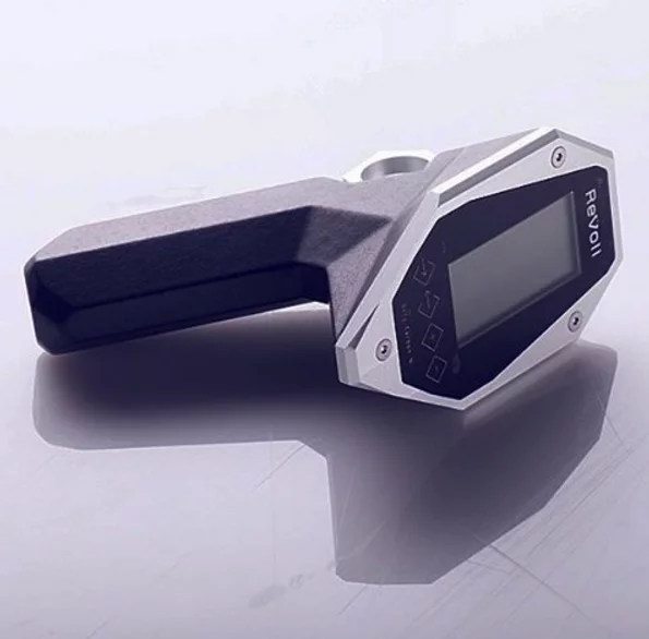 The LCD controller screen provides system info