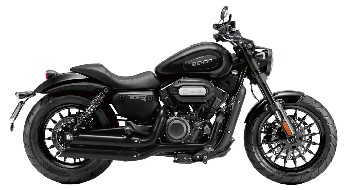 The Benda Chinchilla 300 houses a 298cc eight-valve V-twin that produces 30 horsepower and 20 lb-ft of torque