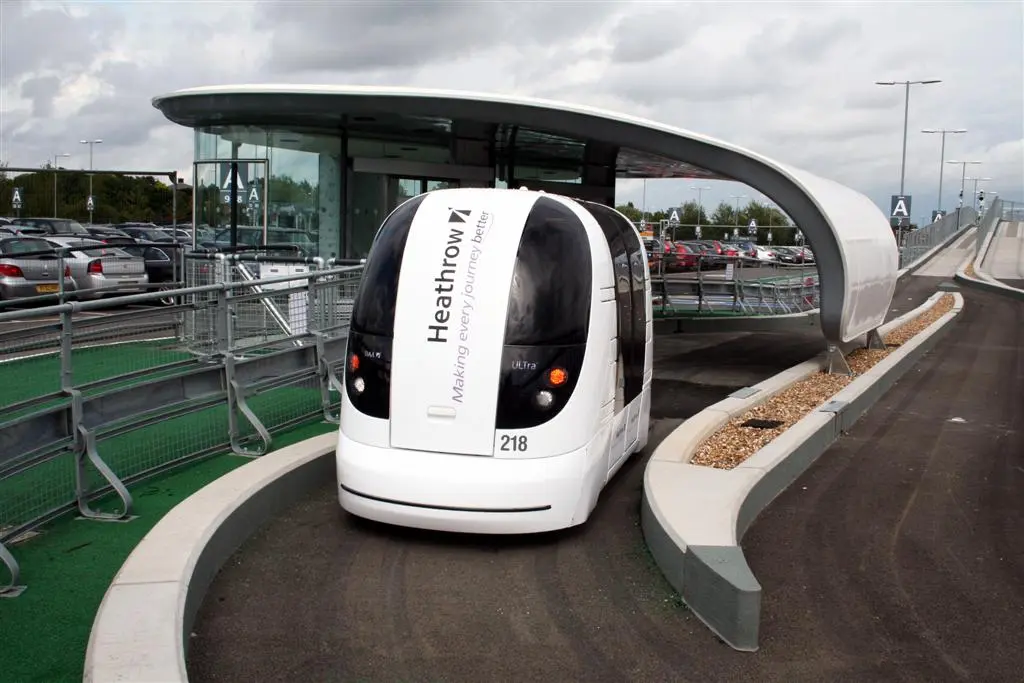 Designed by UK-based company ULTra PRT, the system consists of 22 podcars, operating on 2.4 miles (3.86 km) of track