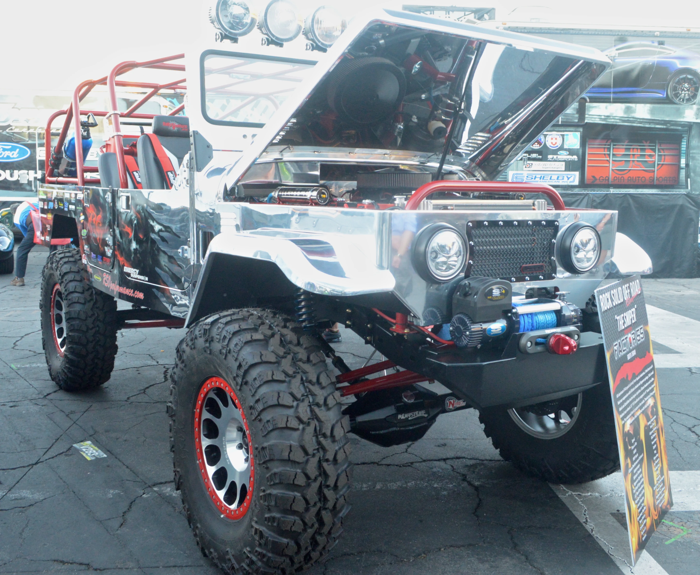 The Sniper's modifications include 3-link front and 4-link rear suspension, 20-in Method race wheels and 41-in Interco IROK tires (Photo: C.C. Weiss/Gizmag)