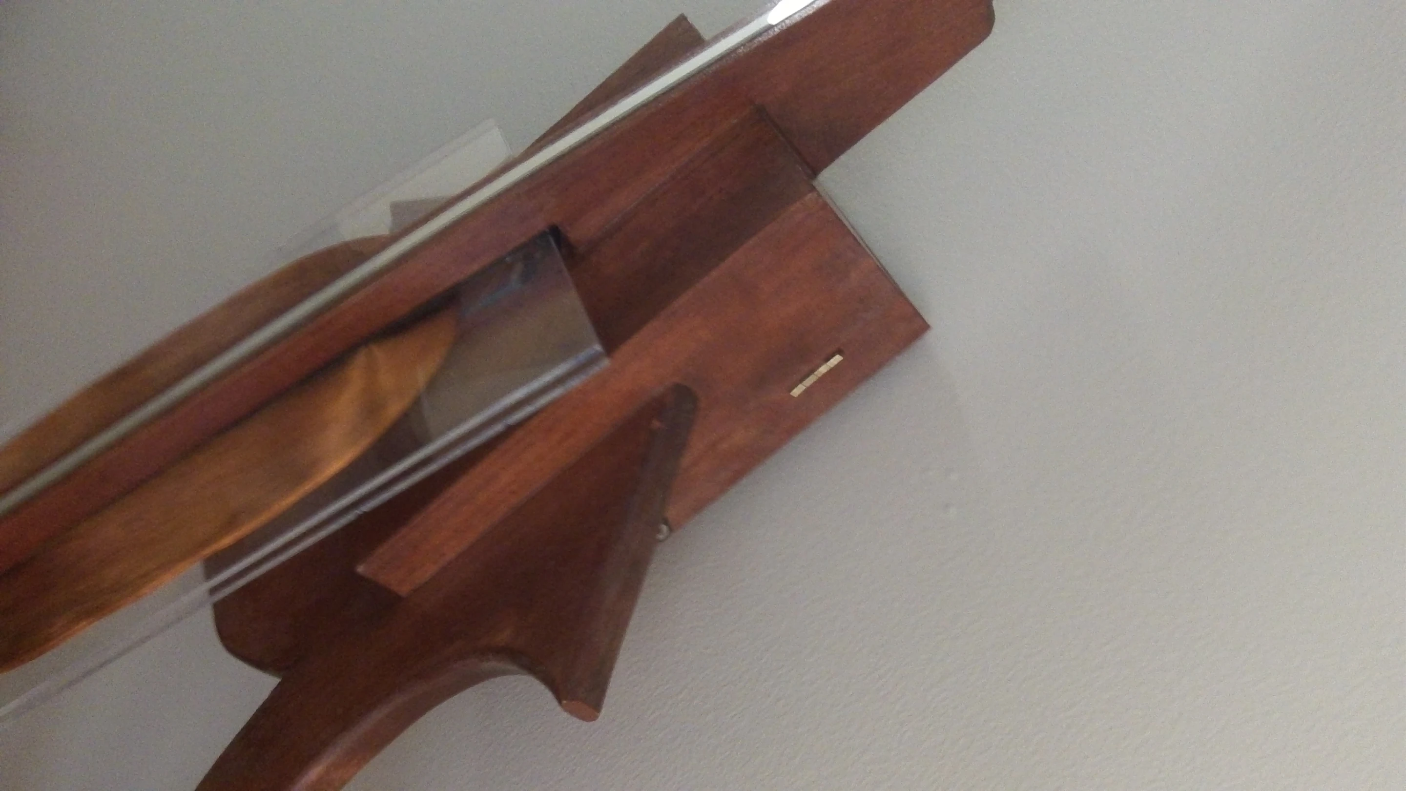 V.6 of the Magnetic Cello features a single resistive ribbon on the neck with a huge coil at the bridge end