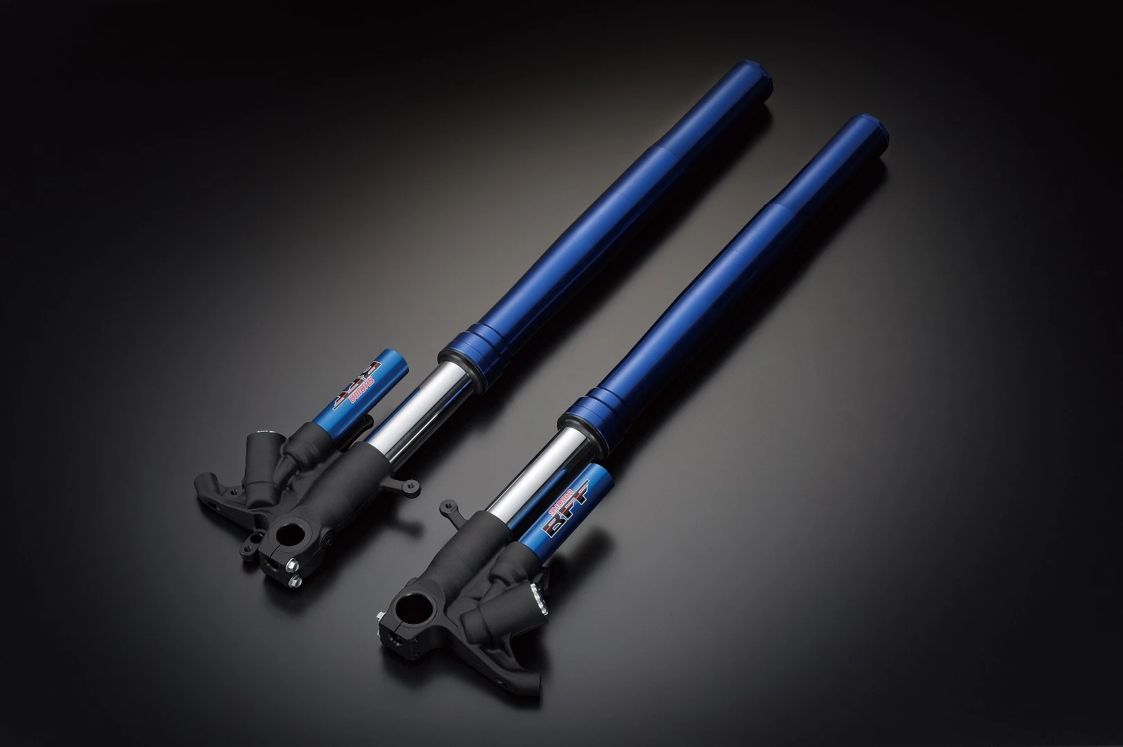 The Showa Balance Free Forks in blue will only grace the black Suzuki GSX-R1000R