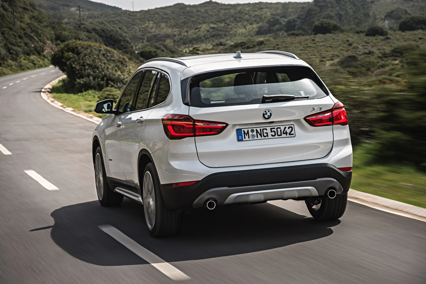 xDrive all-wheel drive is available on petrol and diesel X1s